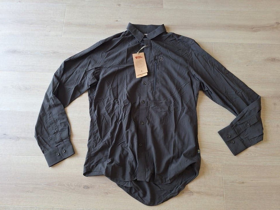 Fjällräven Abisko Hike Shirt Dark Grey Maat L, Nieuw, Ophalen of Verzenden, Halswijdte 41/42 (L), Grijs