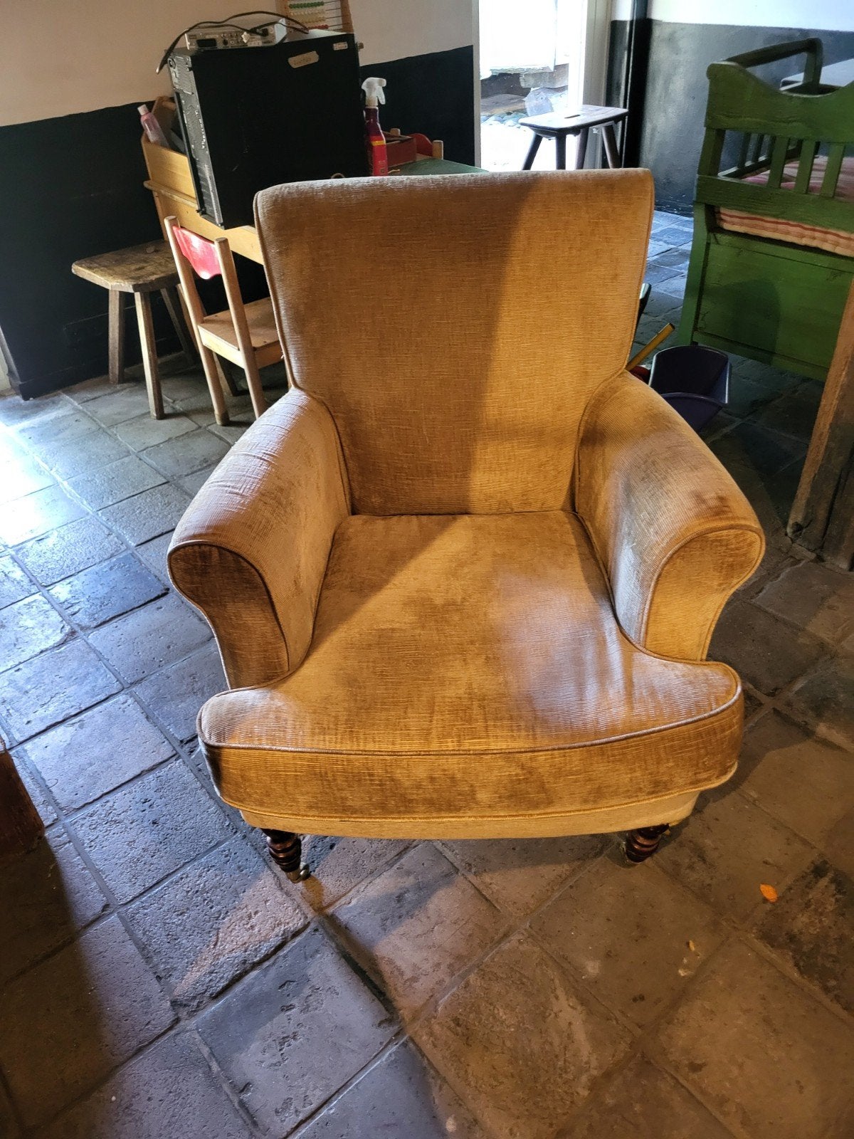 Comfortabele fauteuil in beige stof, Gebruikt, Klassiek, 75 tot 100 cm, Ophalen of Verzenden