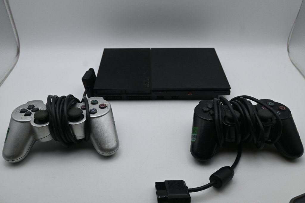 Playstation 2 Slim Model met 2 Controllers, Gebruikt, Sony Interactive Entertainment Inc., 1-7-1 Konan, Minato-ku, Tokyo 108-0075, Japan
