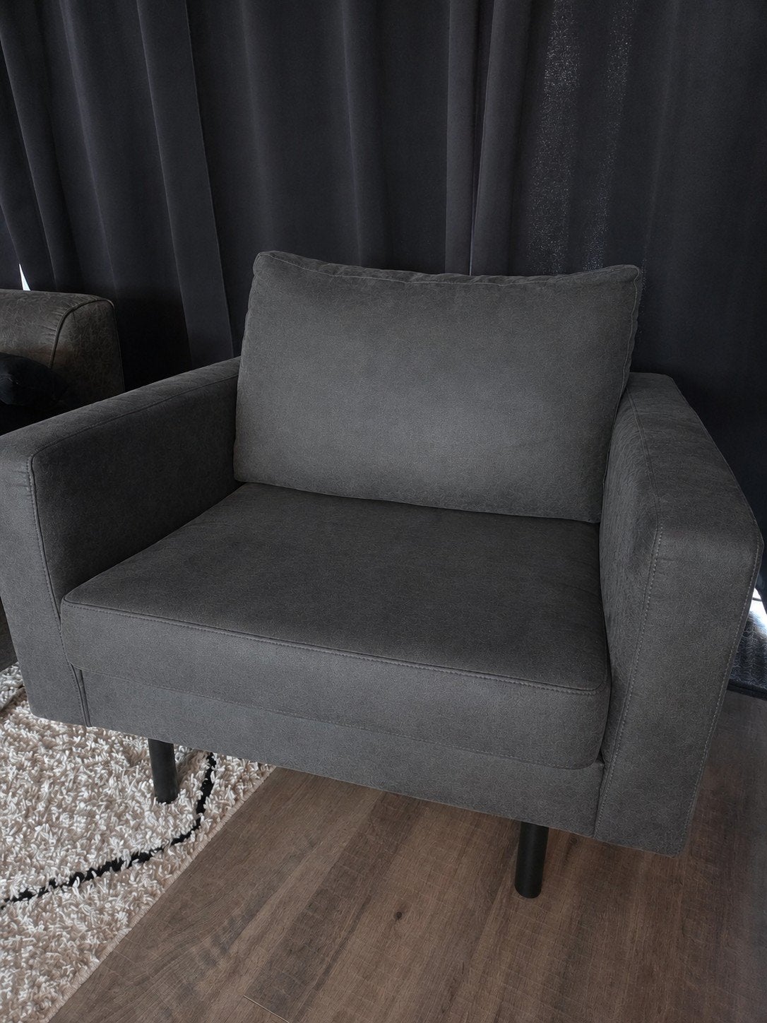 Comfortabele grijze fauteuil, Ophalen, 75 tot 100 cm, Zo goed als nieuw, Stof