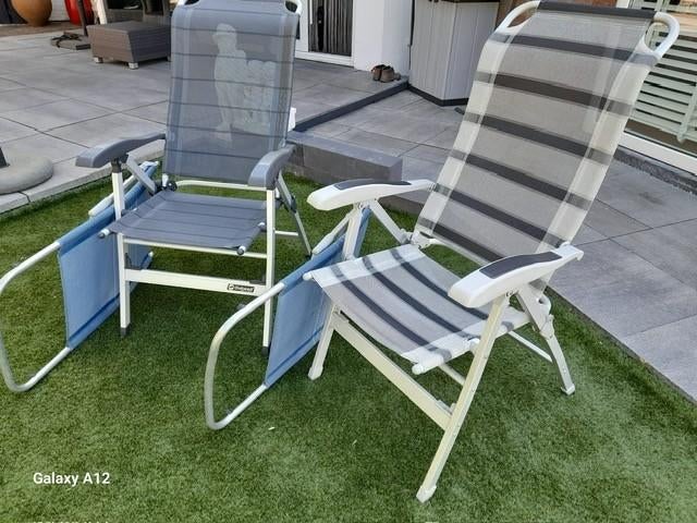 Stoelen (Outwell) 2st. met voetenbank., Ophalen, Gebruikt
