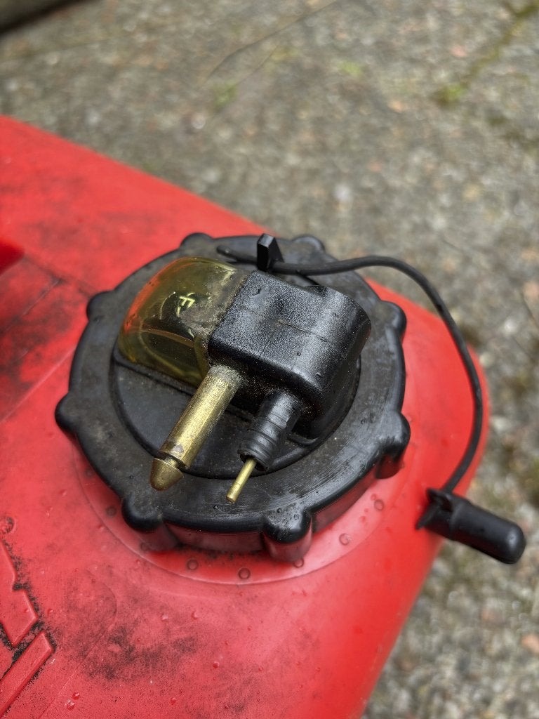Gezocht: uitloop voor Quicksilver benzinetank voor boot, Watersport en Boten, Ophalen of Verzenden, Gebruikt, Overige typen