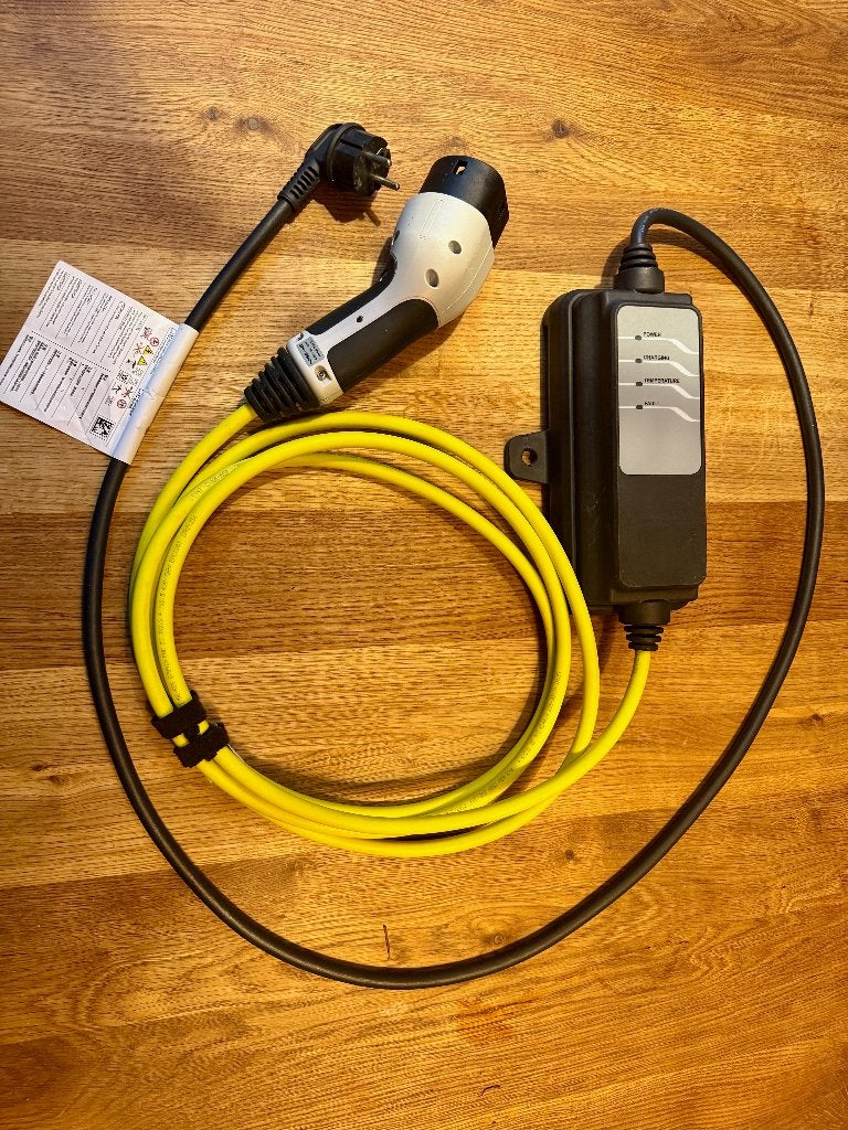 EV Thuislader Type 2 Granny Charger (230V 10A 2.4kW), Ophalen of Verzenden, Zo goed als nieuw, Laadkabel
