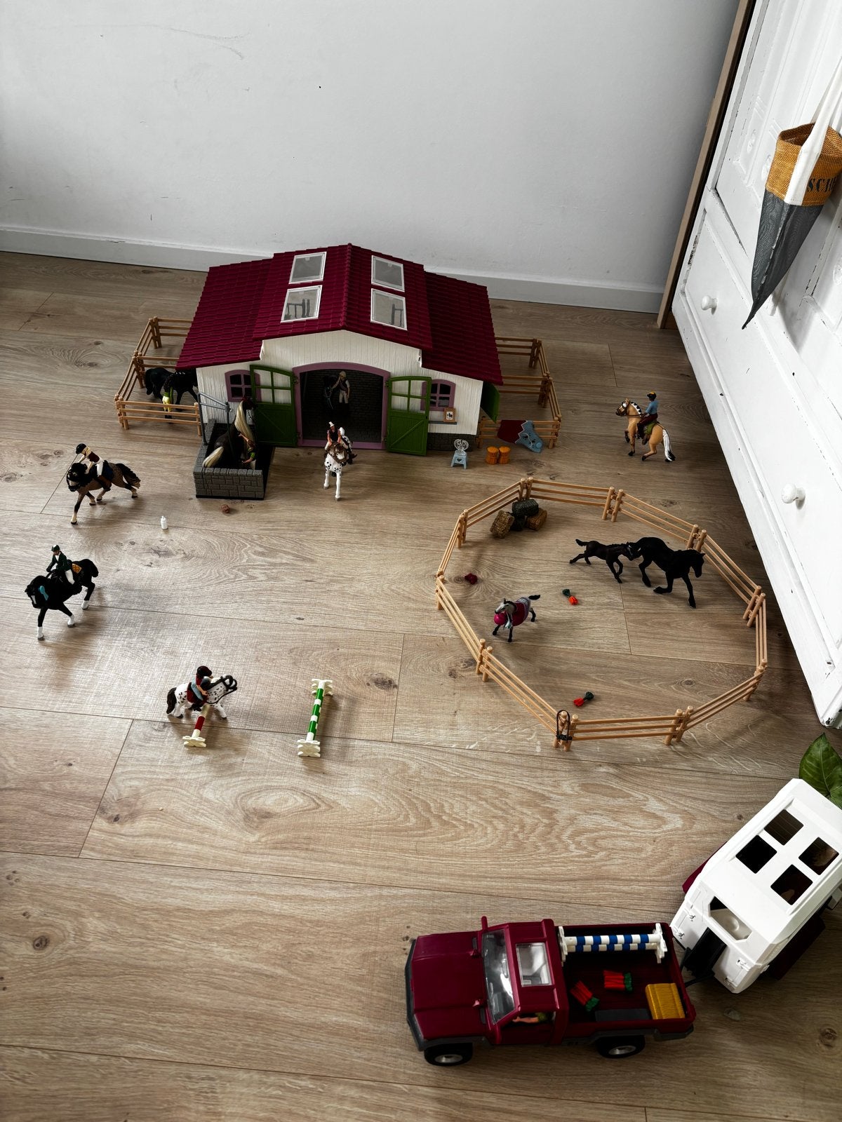 Grote Schleich paardenstal met veel accessoires, Verzenden, Gebruikt, Jongen of Meisje
