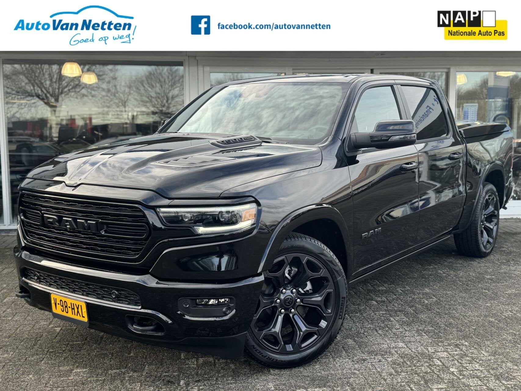 Dodge Ram 1500 4X4 5.7 V8 4x4 Crew Cab Limited,Head Up,digi, Automaat, 5654 cc, Zwart, Leder