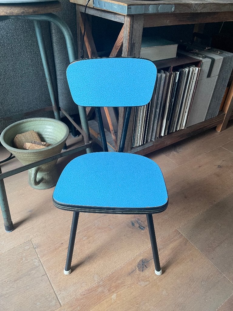 Vintage blauw formica schoolstoeltje jaren 60, Kinderen en Baby's, Ophalen of Verzenden, Gebruikt, Stoel(en)