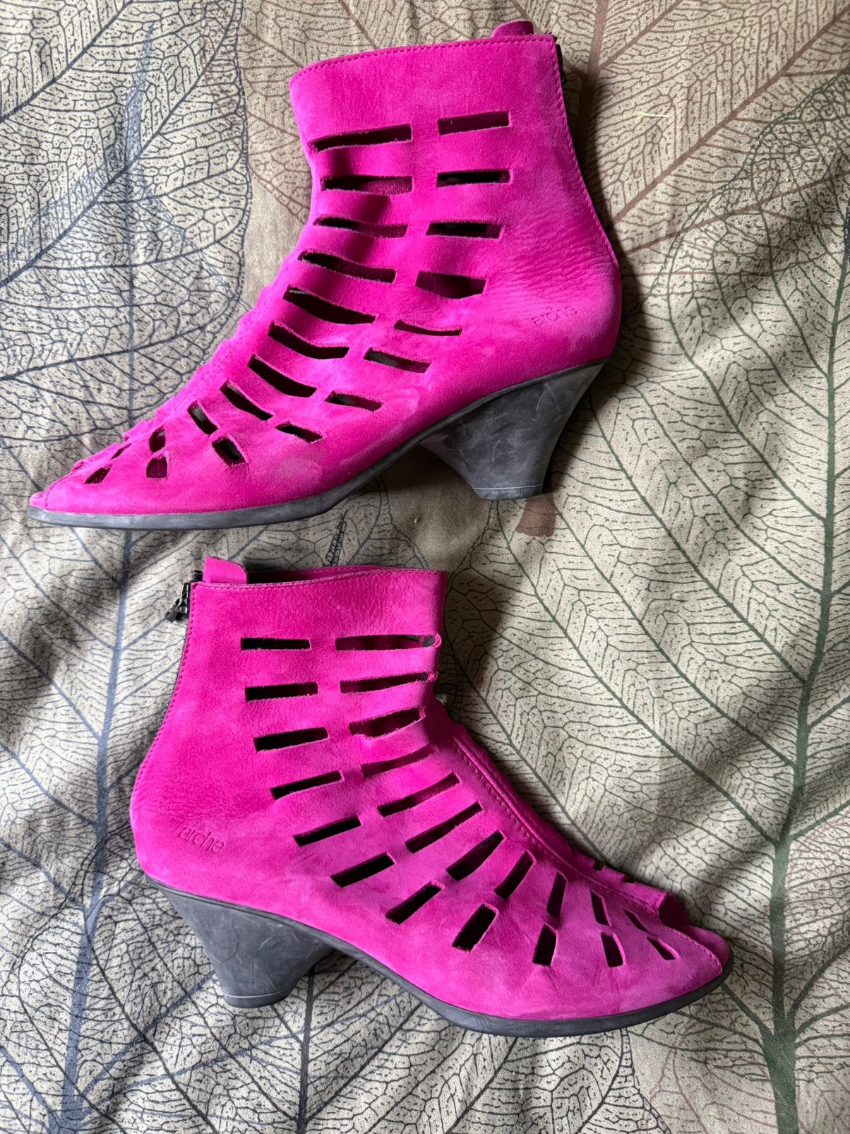 Arche fuchsiaroze suede nubuck sandaal laarsjes 39, Zo goed als nieuw, Roze, Sandalen of Muiltjes, Ophalen of Verzenden