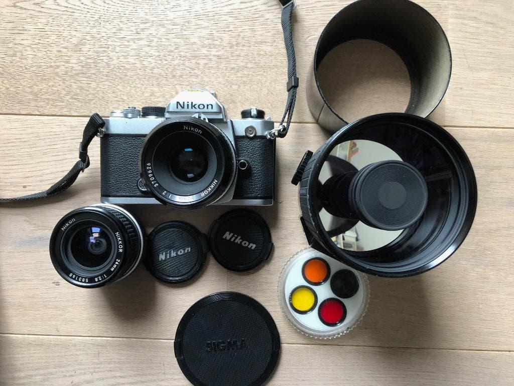Nikon FM, Nikkor 50mm 2.0 en Nikkor 24mm 2.8, Ophalen, Gebruikt, Spiegelreflex, Nikon