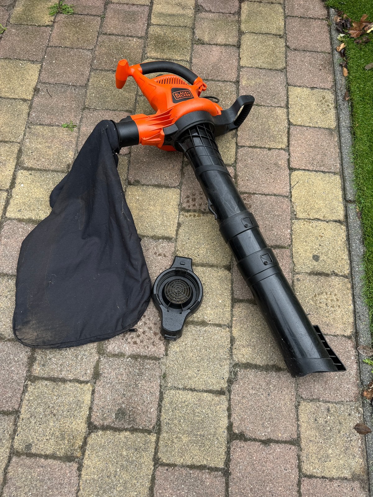 Black & Decker , blad blazer / zuiger / versnipperaar, Ophalen, Gebruikt, Met opvangzak, Handgedragen