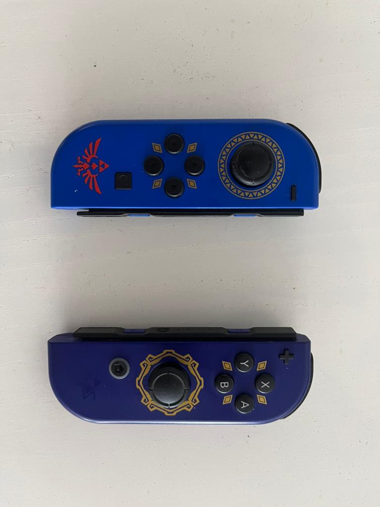 Nintendo Switch Joy-Con Zelda: Skyward Sword HD - Limited E, Ophalen, Zo goed als nieuw, Switch, Overige controllers