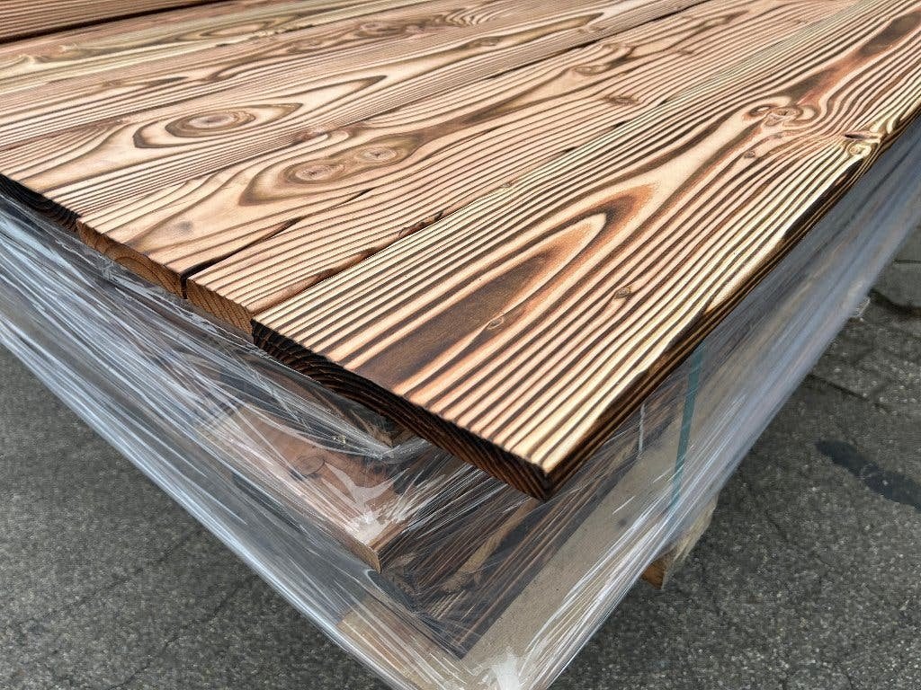 Douglas geborstelde en gebrande planken 185mm voor SCHUTTING