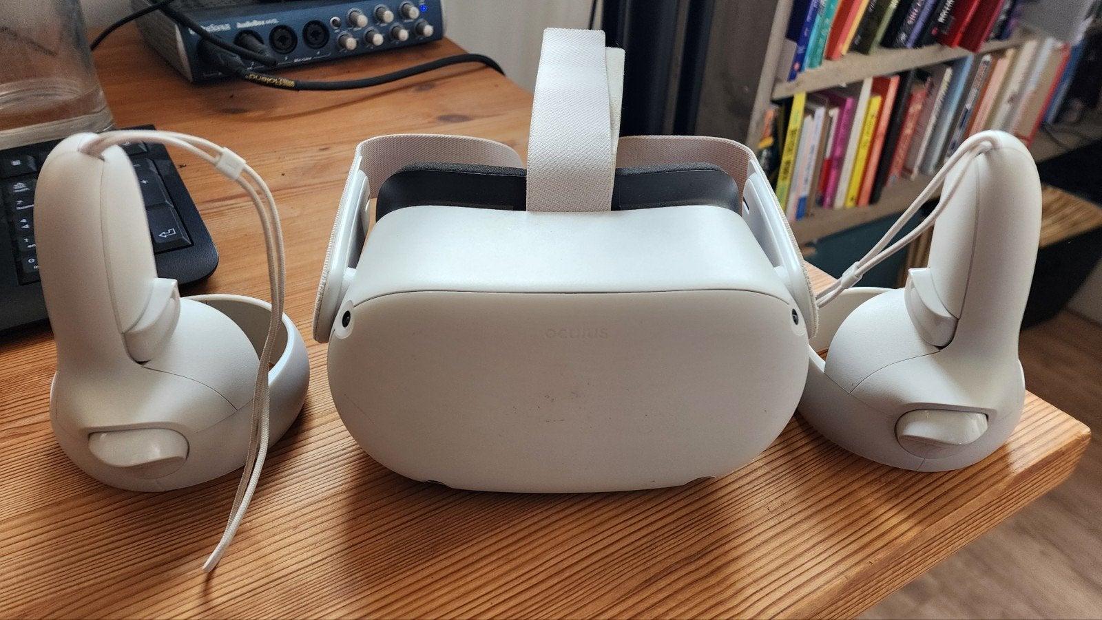 Oculus Quest 2 VR-bril met controllers, Spelcomputers en Games, Virtual Reality, Ophalen of Verzenden, Gebruikt, VR-bril, Overige platformen