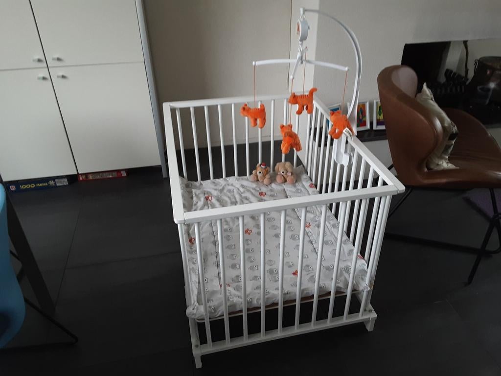 Babybox, Ophalen, Hout