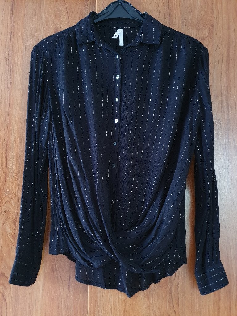 Zwarte blouse maat S met zilver streepjes, Zwart, Ophalen of Verzenden, Zo goed als nieuw, Maat 36 (S)