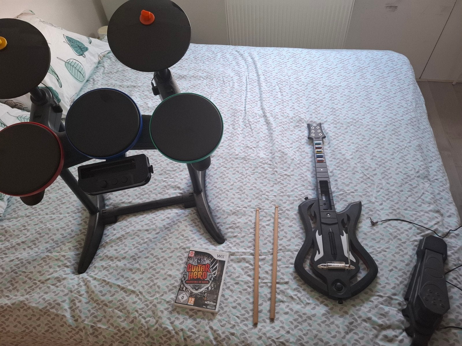 Guitar Hero Warriors of Rock set voor Wii, Ophalen, Gebruikt, Zonder controller, Met games