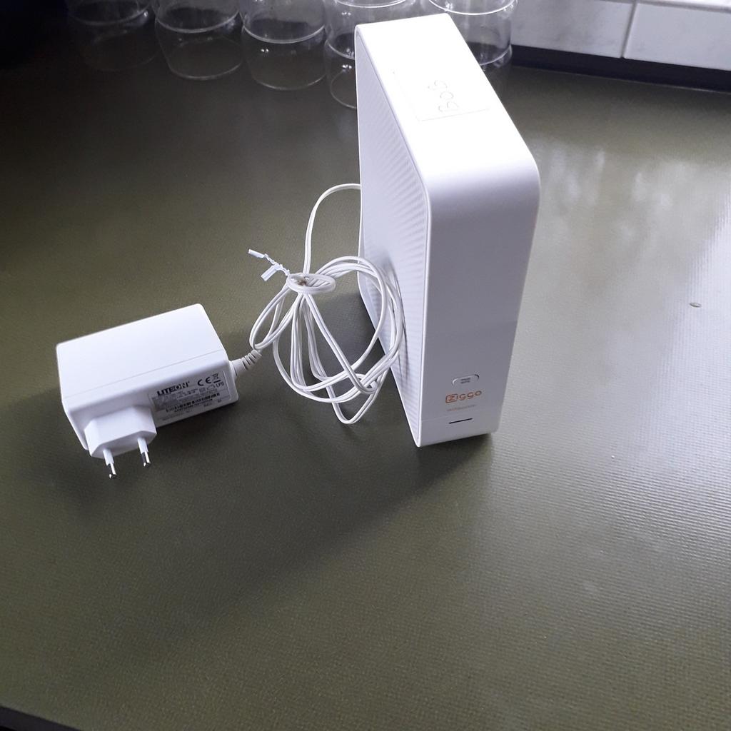 Ziggo smart wifi booster AP7465CE-ZG met adapter, Ophalen