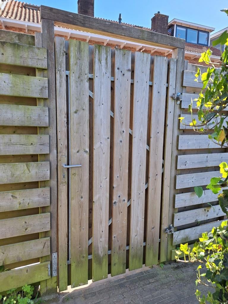 Houten schuttingdeur met metalen frame, Tuin en Terras, Tuinpoorten, Ophalen, Gebruikt, Minder dan 100 cm, Looppoort