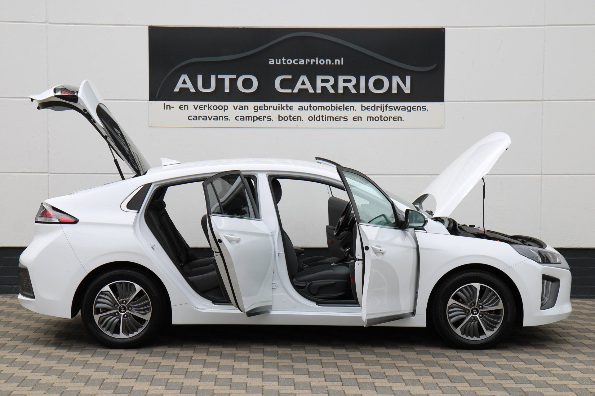 Hyundai IONIQ 1.6 GDi PHEV Carplay Camera Dealer Ond. !, Auto's, Stof, Gebruikt, Zwart, 135 min