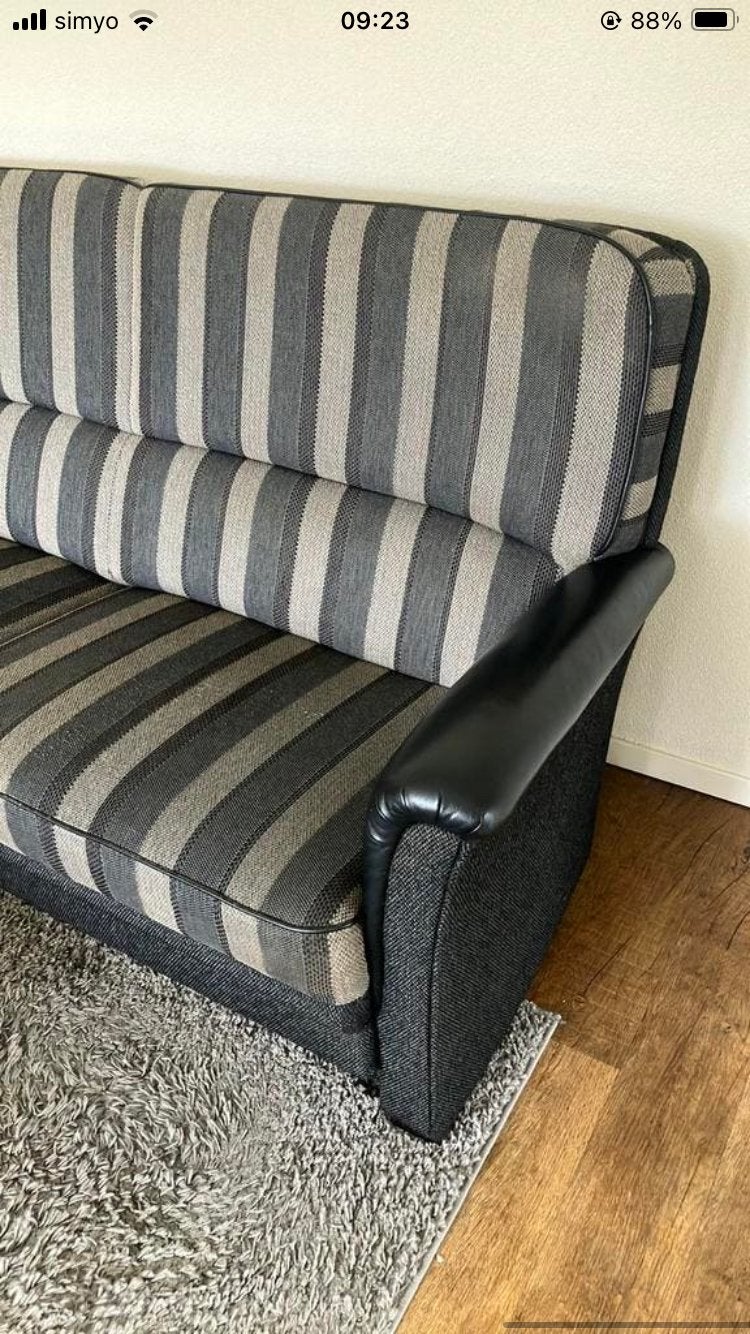 Gratis! Comfortabele gestreepte bank - Grijs/Zwart, Gebruikt, Driepersoons, 75 tot 100 cm, Ophalen of Verzenden