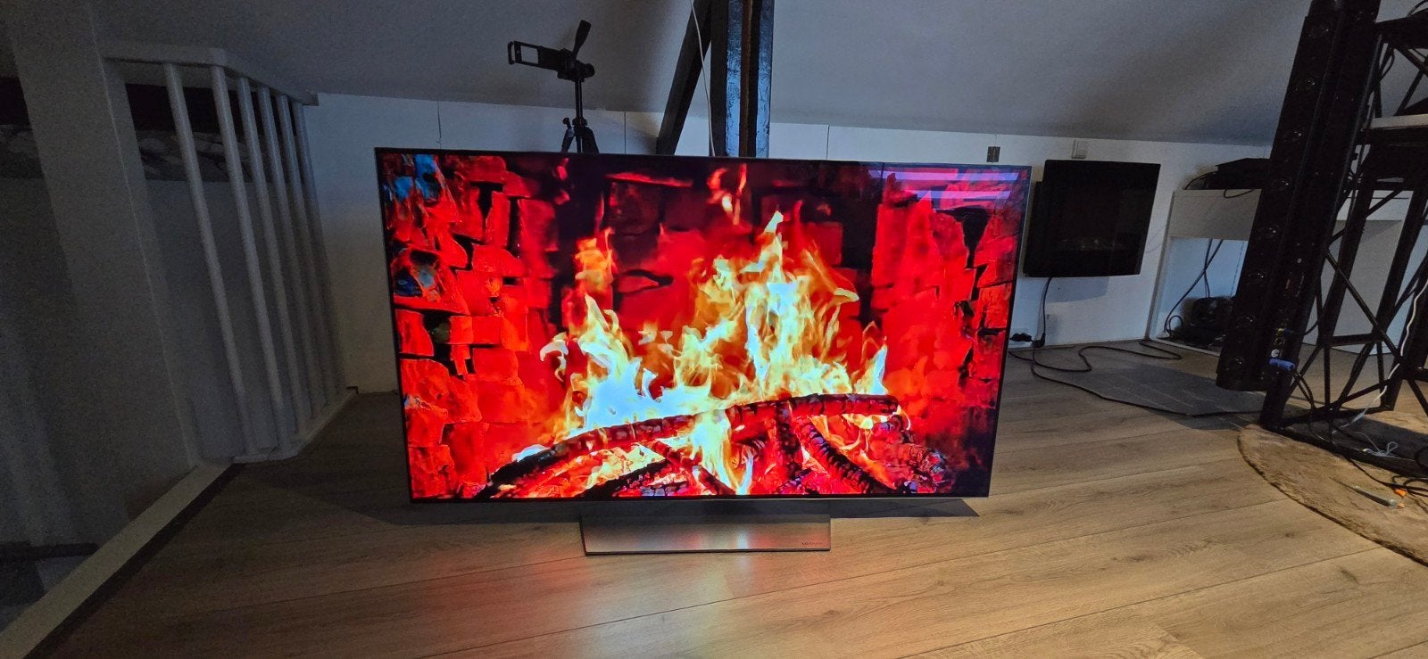 Foto 2 van LG 55EG9A7V Smart TV - Zo goed als nieuw