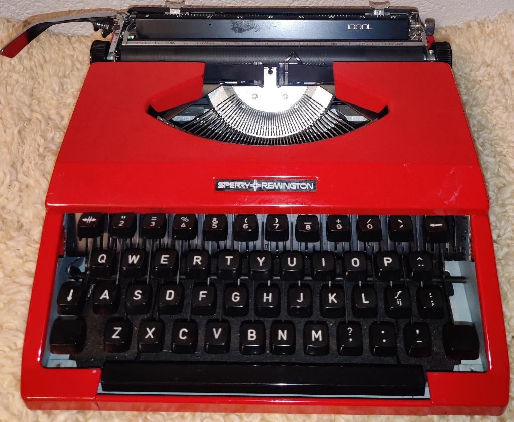3x Typmachine Sperry Remington en Olympia/Regina De lux, Diversen, Typemachines, Gebruikt, Ophalen