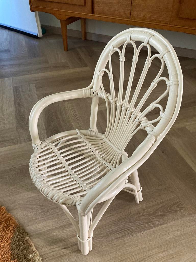 Rotan kinderstoeltje /pauwenstoel in hele goede conditie, Ophalen, Zo goed als nieuw, Stoel(en)