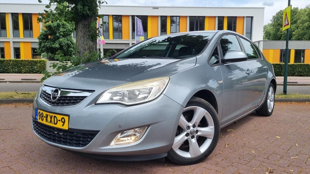 OPEL Astra 1.6i 5drs Edition Nwe APK/ Trekhaak, Euro 5, Stof, 4 cilinders, 116 pk