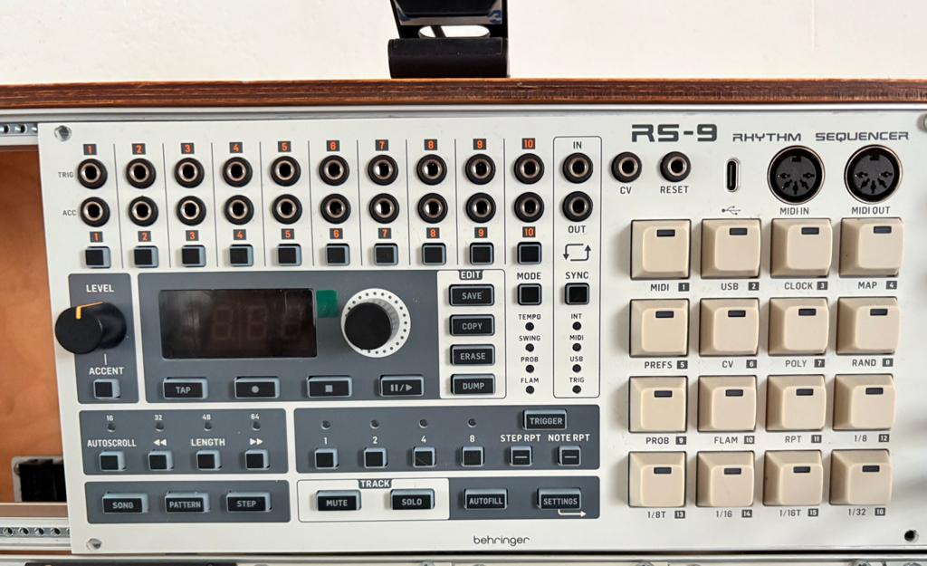 Behringer RS-9 Rhythm Sequencer - Eurorack, Overige merken, Zo goed als nieuw, Met midi-aansluiting, Overige aantallen