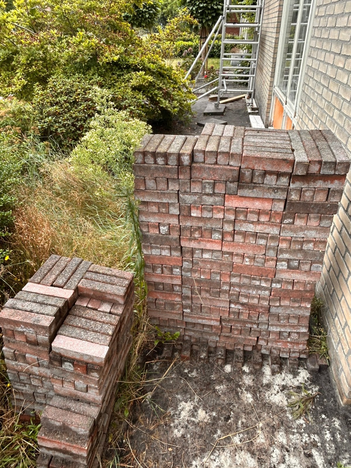 GRATIS Smalle klinkers, Ophalen, Zo goed als nieuw, Beton, Klinkers