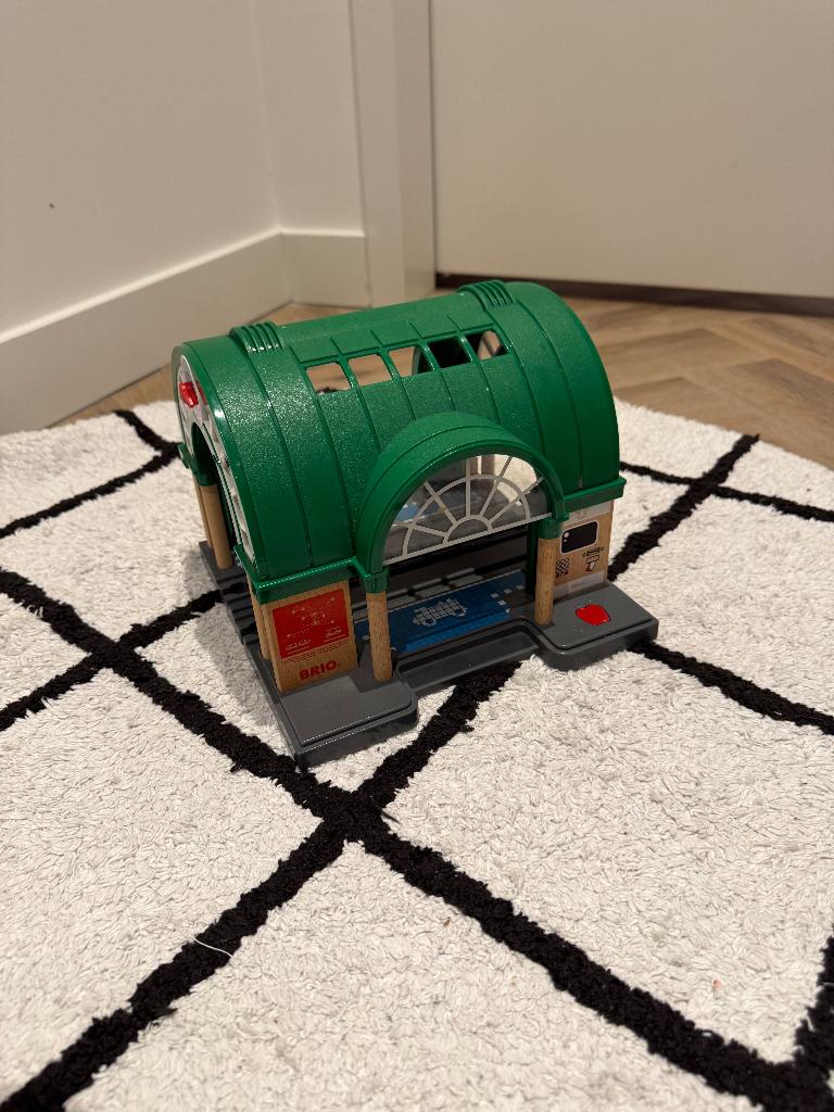 ZGAN groen Brio houten trein Centraal station set 33649 spel, Ophalen of Verzenden, Zo goed als nieuw