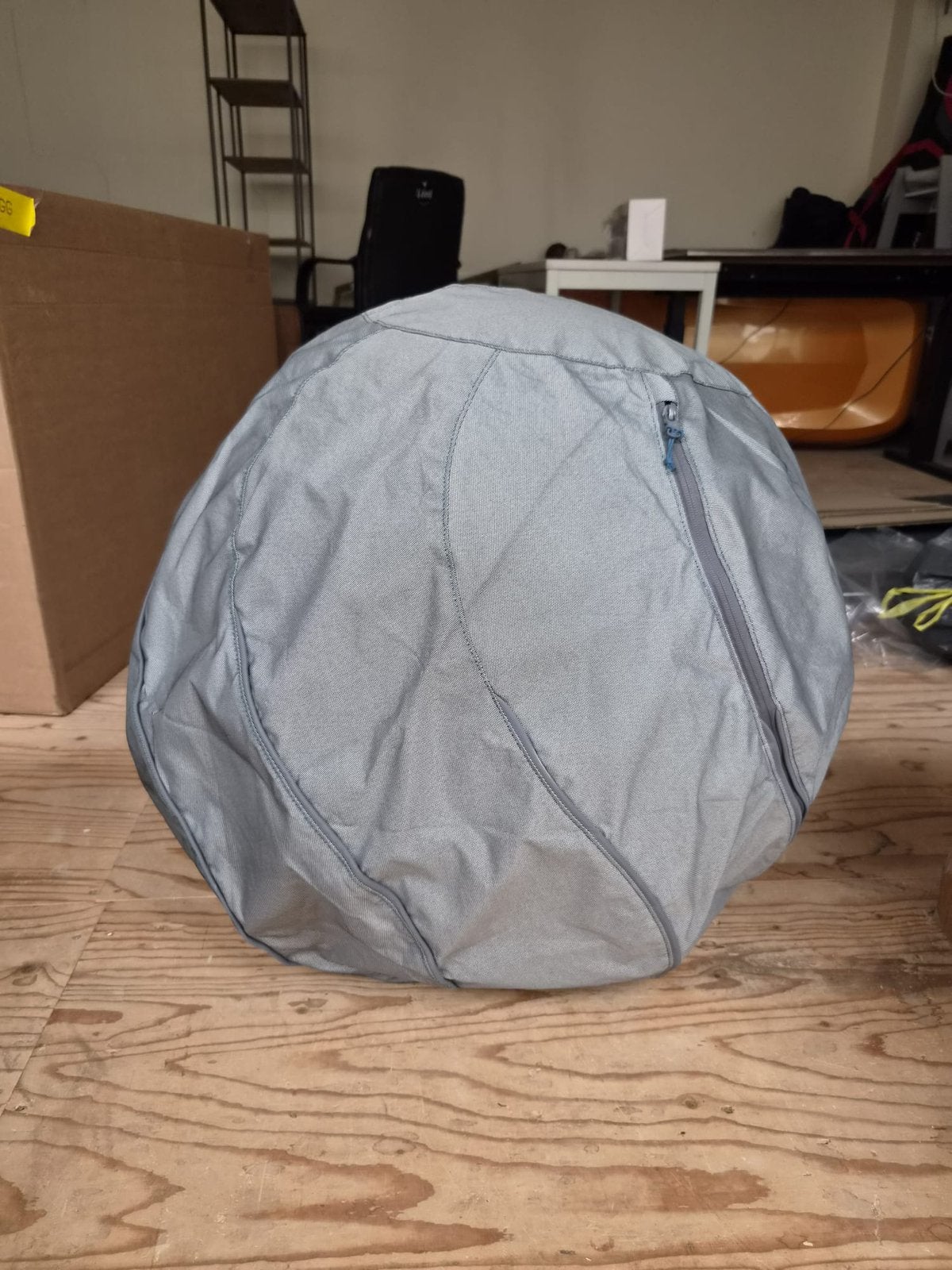 Grijze zitbal - Bureaubal - ca. 55-60 cm - actief zitten, Ophalen, Zo goed als nieuw, Grijs, Overige typen