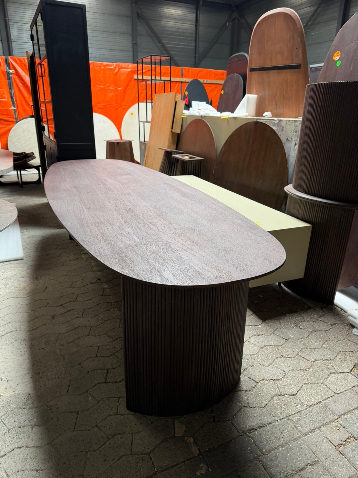 Eettafel Deens ovaal mango walnoot 300x100 cm, Huis en Inrichting, Tafels | Eettafels, Ophalen, Japandi, 100 tot 150 cm, Vijf personen of meer