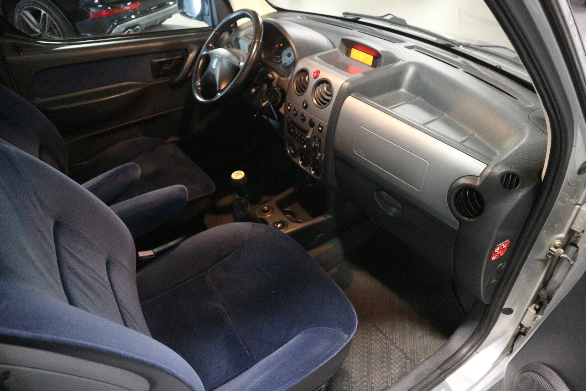 Peugeot Partner MPV 1.6-16V Zenith 4 / AIRCO / 8-2027 APK /, Auto's, Gebruikt, Verwarmde buitenspiegels, Origineel Nederlands