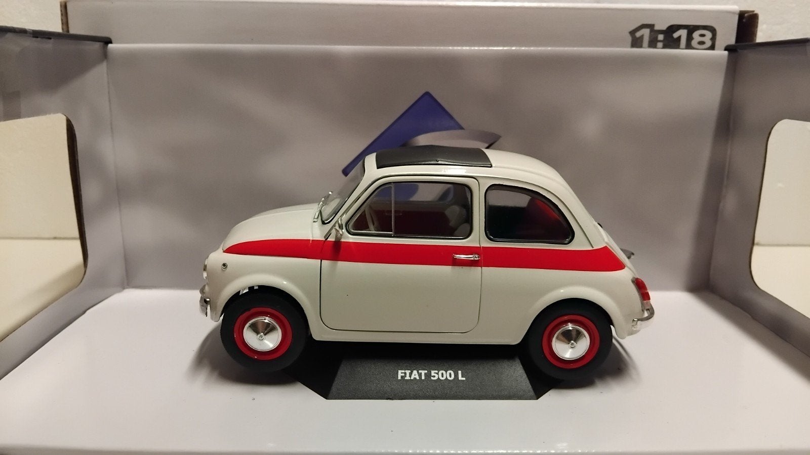 Fiat 500 Sport white Solido 1:18 KRD, Ophalen of Verzenden, Zo goed als nieuw, Auto, Solido