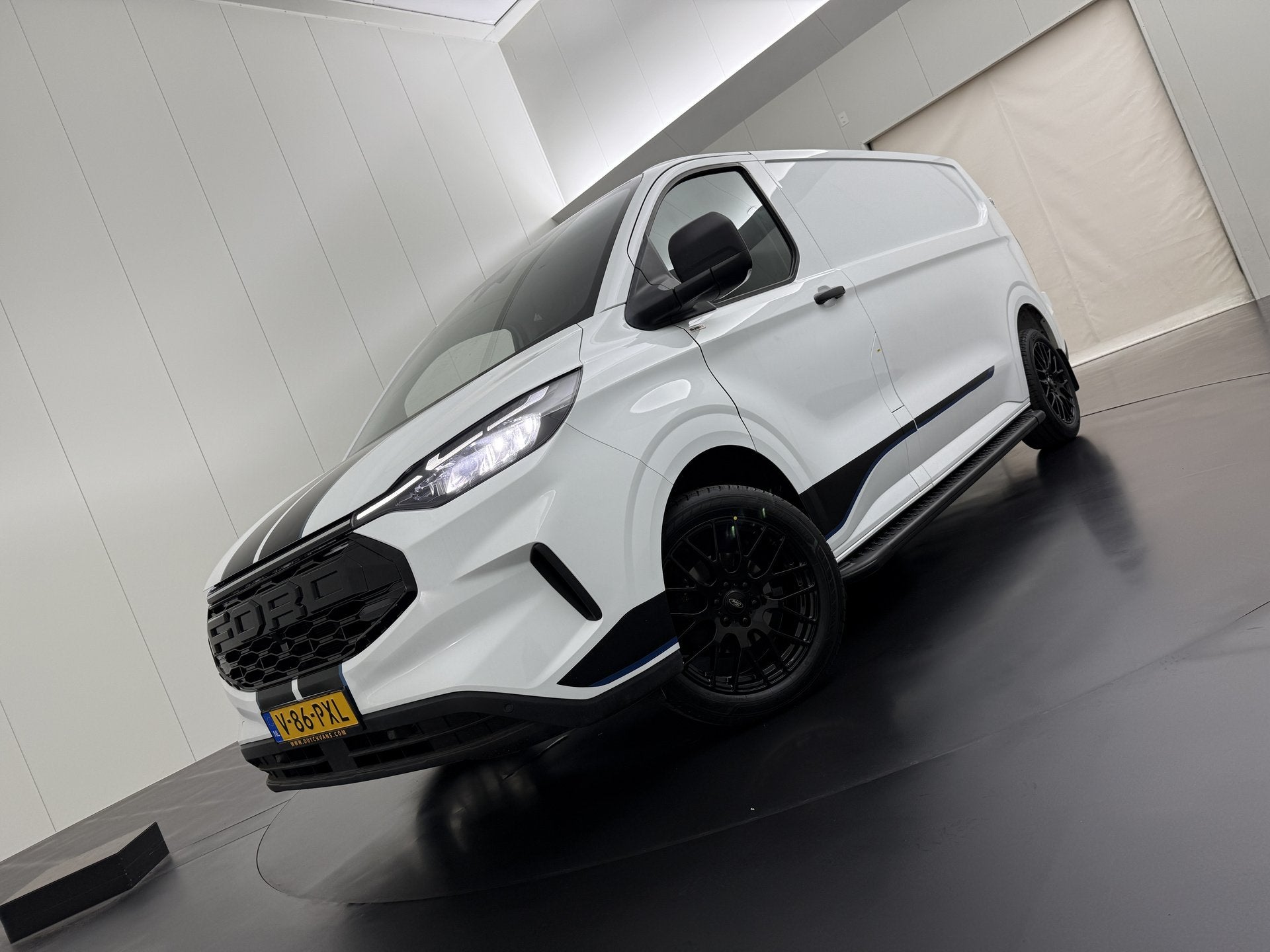 Ford Transit Custom 2.0TDCi Lang Raptor Sport | Multimedia |, Voorwielaandrijving, 1849 kg, 136 pk, Gebruikt