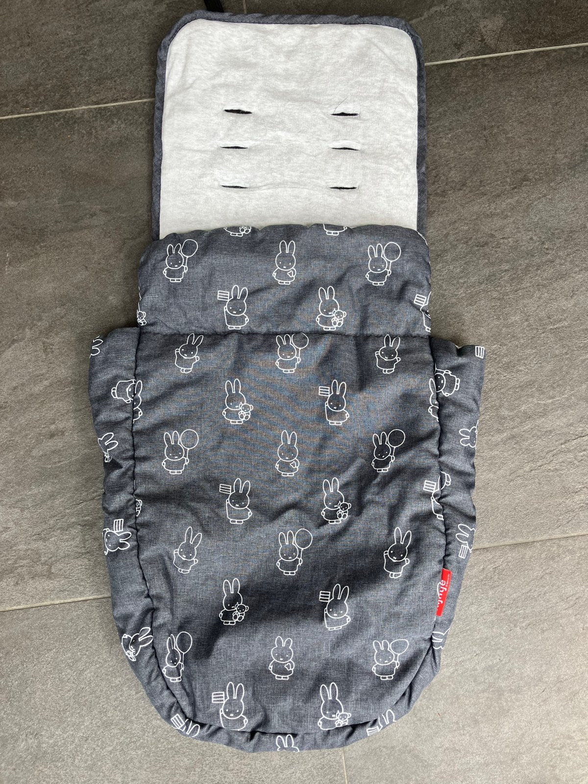 Mutsy Miffy Voetenzak, Ophalen, Zo goed als nieuw, Kinderwagen, Mutsy