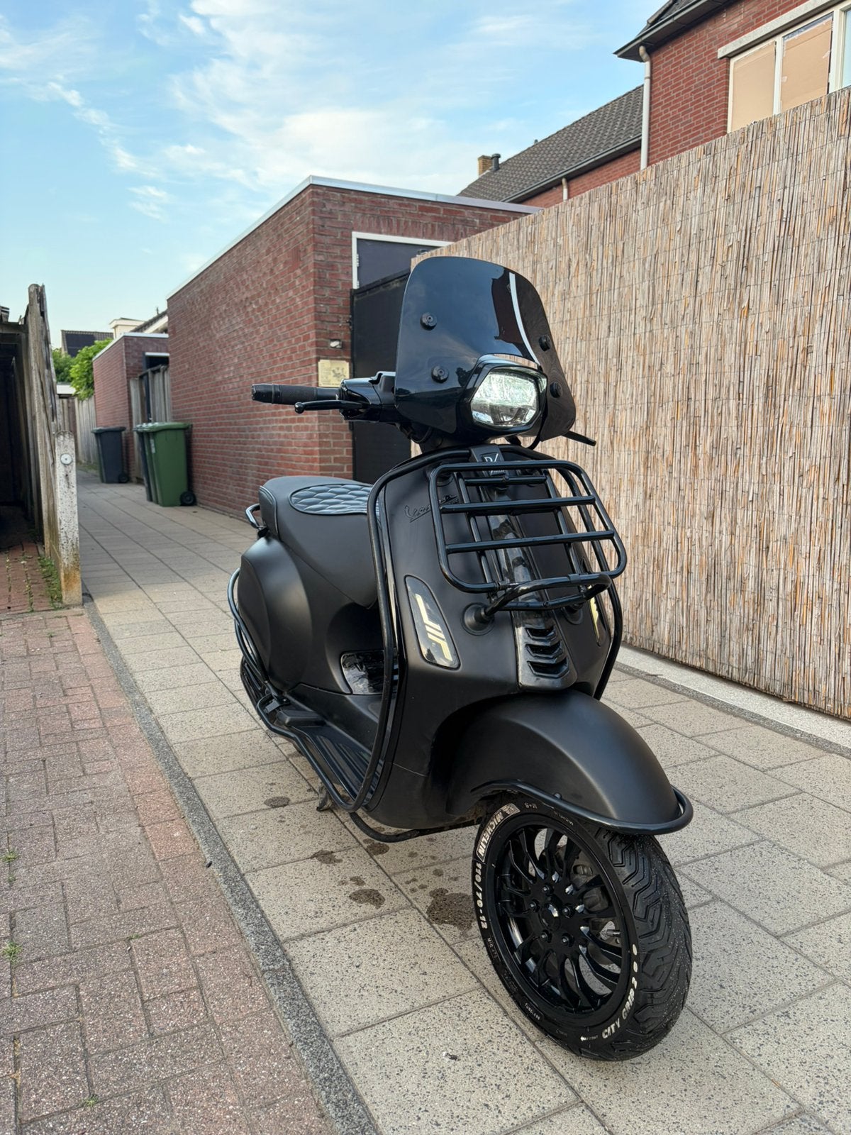 Vespa sprint notte 80cc, Fietsen en Brommers, Scooters | Vespa, Ophalen, Zo goed als nieuw, Benzine