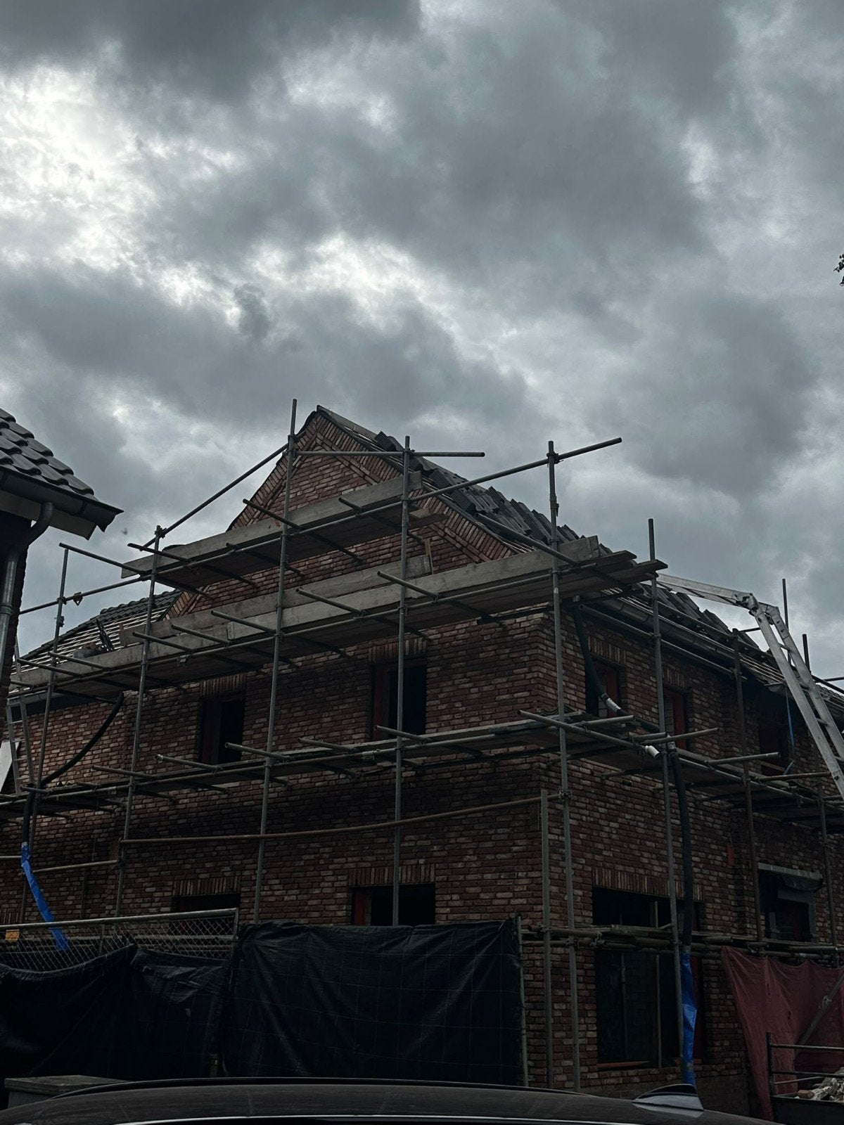 Foto 2 van Volledige gevelsteiger voor groot woonhuis (250m2)