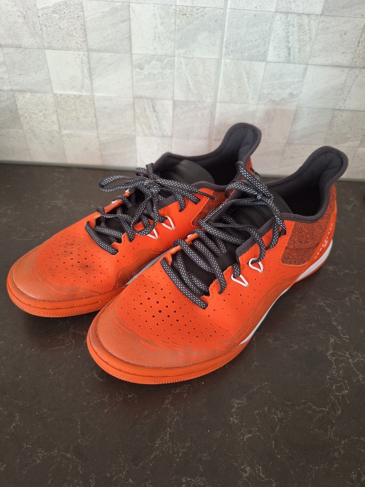 Oranje sportschoenen maat 42, Overige kleuren, Sportschoenen, Ophalen of Verzenden, Zo goed als nieuw