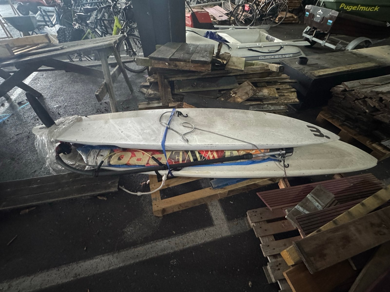 2 Windsurfplanken 1 Mistral Surfplank