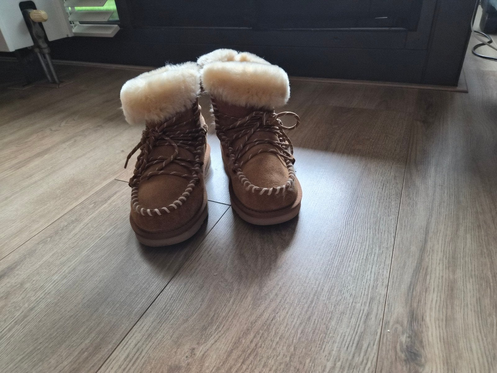 Warme suède laarzen met bontvoering, Kleding | Dames, Schoenen, Ophalen of Verzenden, Zo goed als nieuw, Hoge laarzen