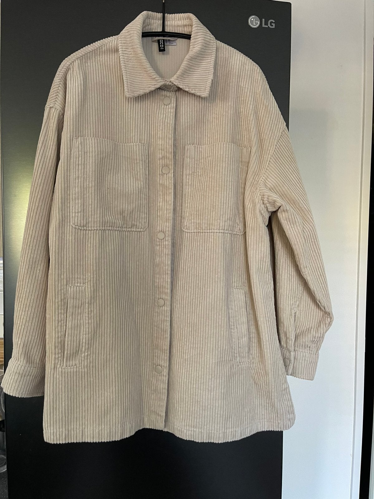 H&M Divided Corduroy Overshirt - Maat XS, Kleding | Dames, T-shirts, Beige, Ophalen of Verzenden, Zo goed als nieuw, Lange mouw