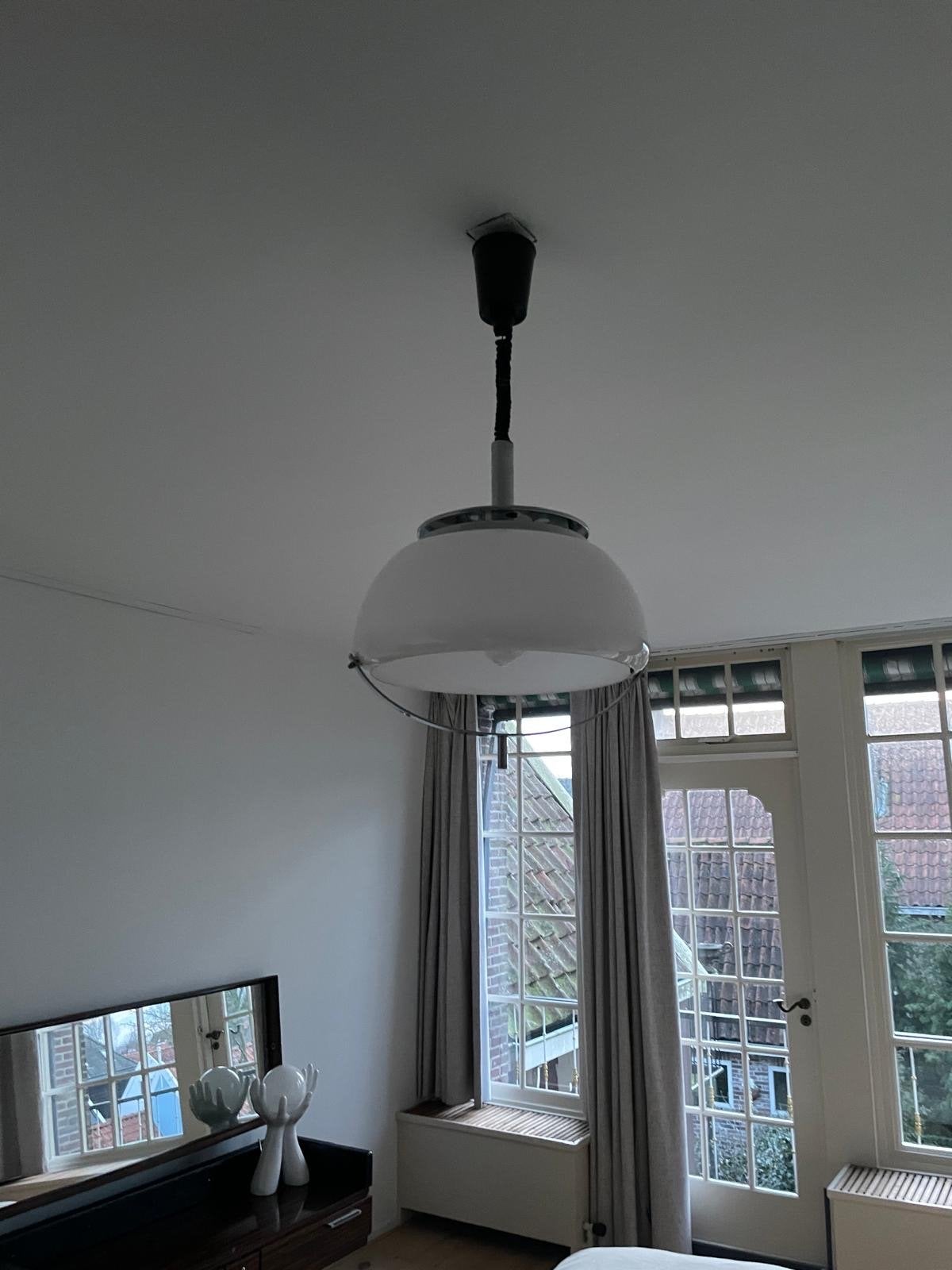 Vintage Guzzini hanglamp - Witte designlamp, Ophalen, Zo goed als nieuw, Kunststof