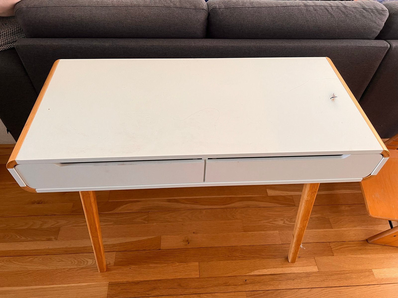 Stevig Kinderbureau met lades, Huis en Inrichting, Bureaus, Gebruikt, Kinderbureau, 45 cm, Ophalen of Verzenden