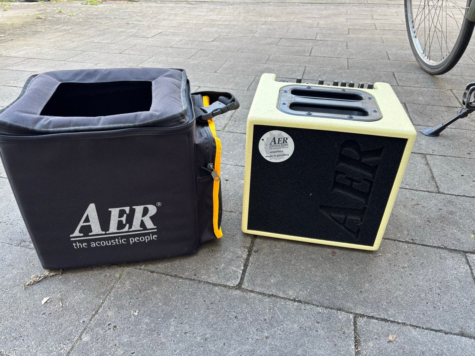 AER Alpha gitaarversterker met draagtas, Ophalen, Zo goed als nieuw, Gitaar, Minder dan 50 watt