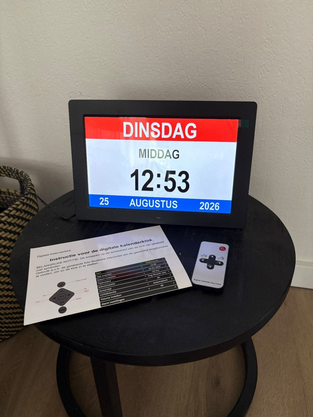 Digitale kalenderklok met afstandsbediening, Ophalen