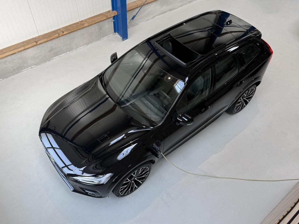 Volvo XC60 2.0 T8 Plug-in Hybrid AWD R-Design 392 PK - DEALE, Stof, Gebruikt, Euro 6, 1969 cc