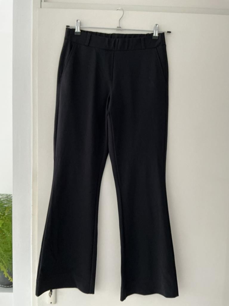 Studio Anneloes flared travel bonded zwart maat M, Kleding | Dames, Broeken en Pantalons, Ophalen of Verzenden, Zo goed als nieuw