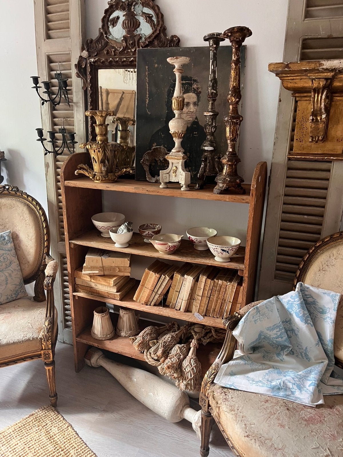 Oude houten rek **het geruite roosje**, Ophalen