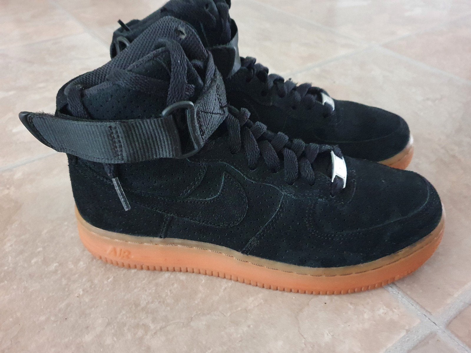 Nike Air Force 1 High Zwart Suede Gumzool Maat 38, Zwart, Nike, Ophalen of Verzenden, Sneakers of Gympen